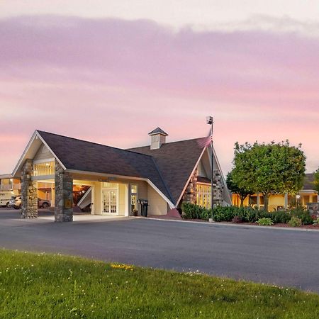 Best Western Plus Plattsburgh Buitenkant foto