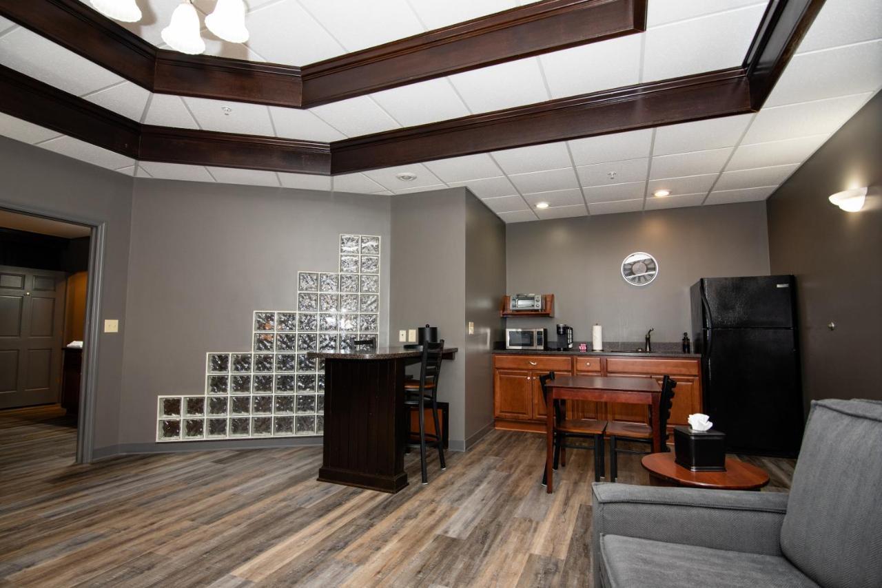 Best Western Plus Plattsburgh Buitenkant foto
