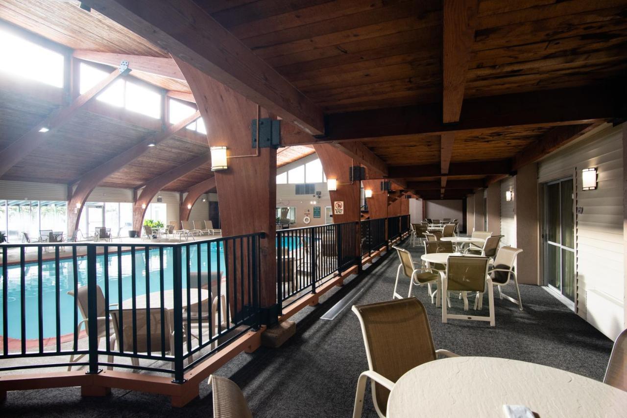 Best Western Plus Plattsburgh Buitenkant foto