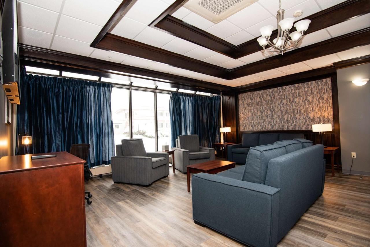 Best Western Plus Plattsburgh Buitenkant foto