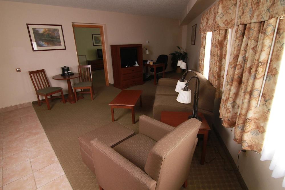 Best Western Plus Plattsburgh Buitenkant foto