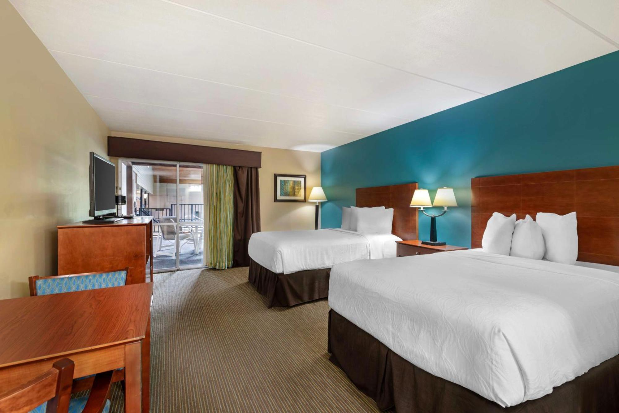 Best Western Plus Plattsburgh Buitenkant foto