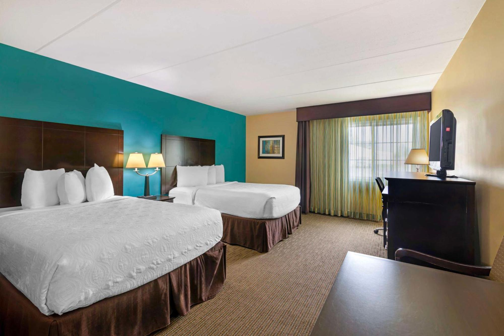Best Western Plus Plattsburgh Buitenkant foto