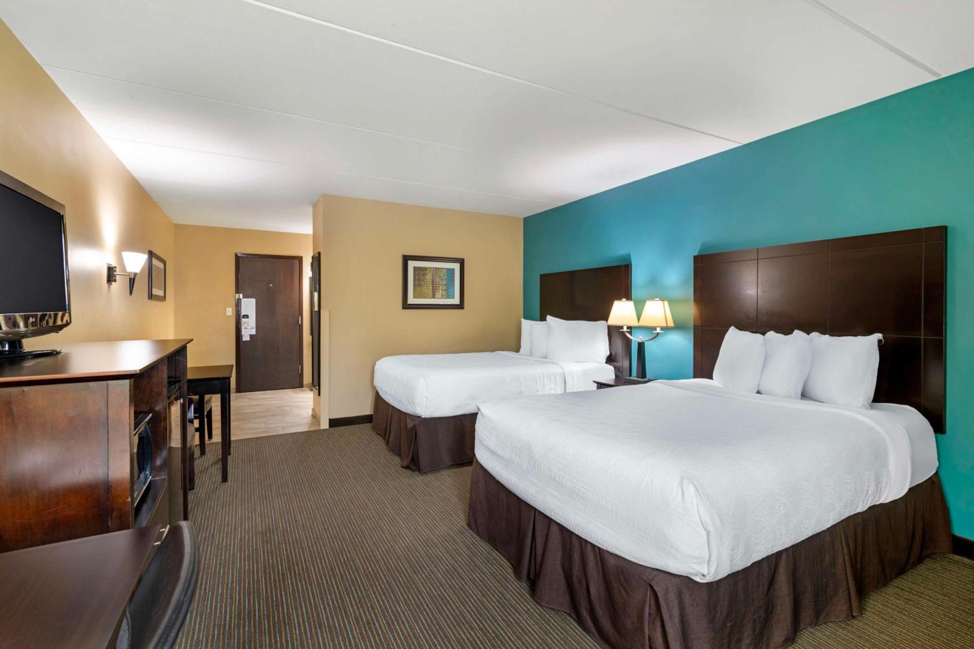 Best Western Plus Plattsburgh Buitenkant foto