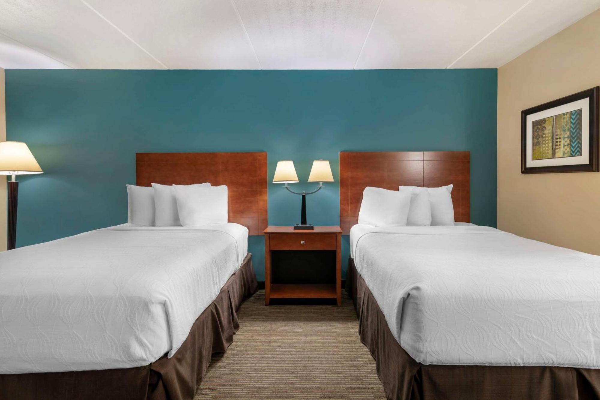 Best Western Plus Plattsburgh Buitenkant foto
