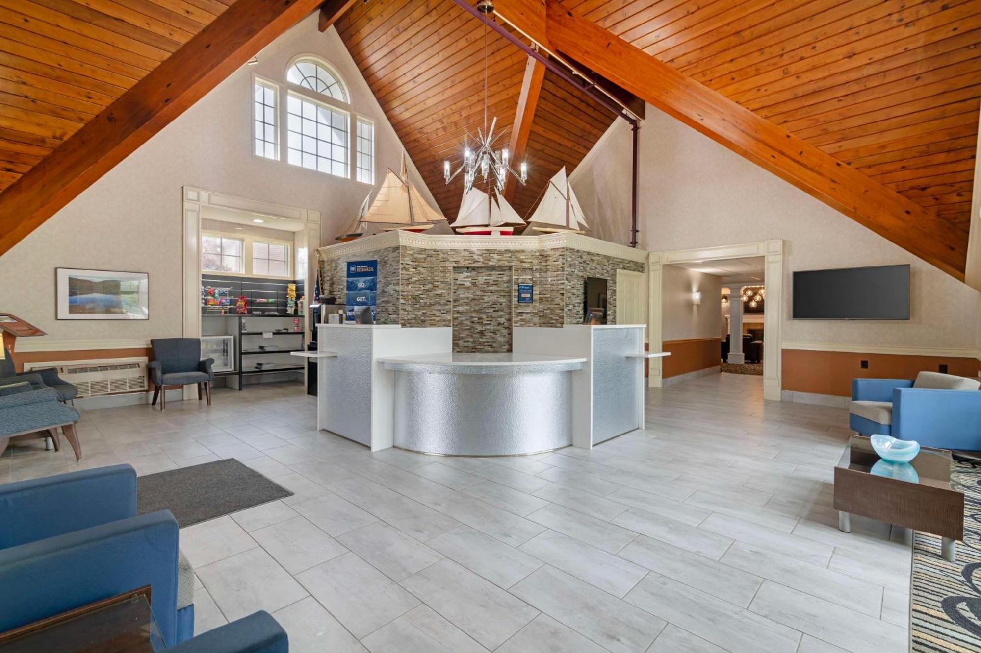 Best Western Plus Plattsburgh Buitenkant foto