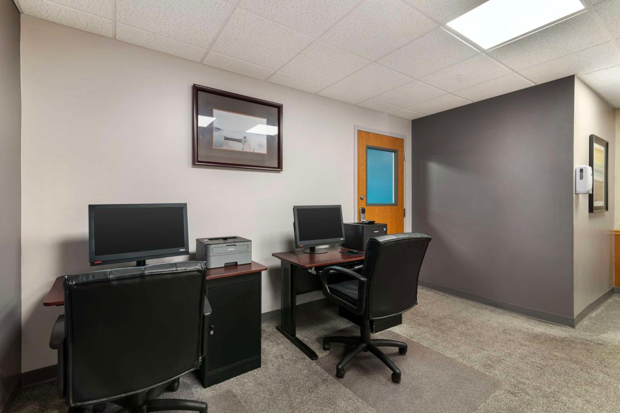 Best Western Plus Plattsburgh Buitenkant foto