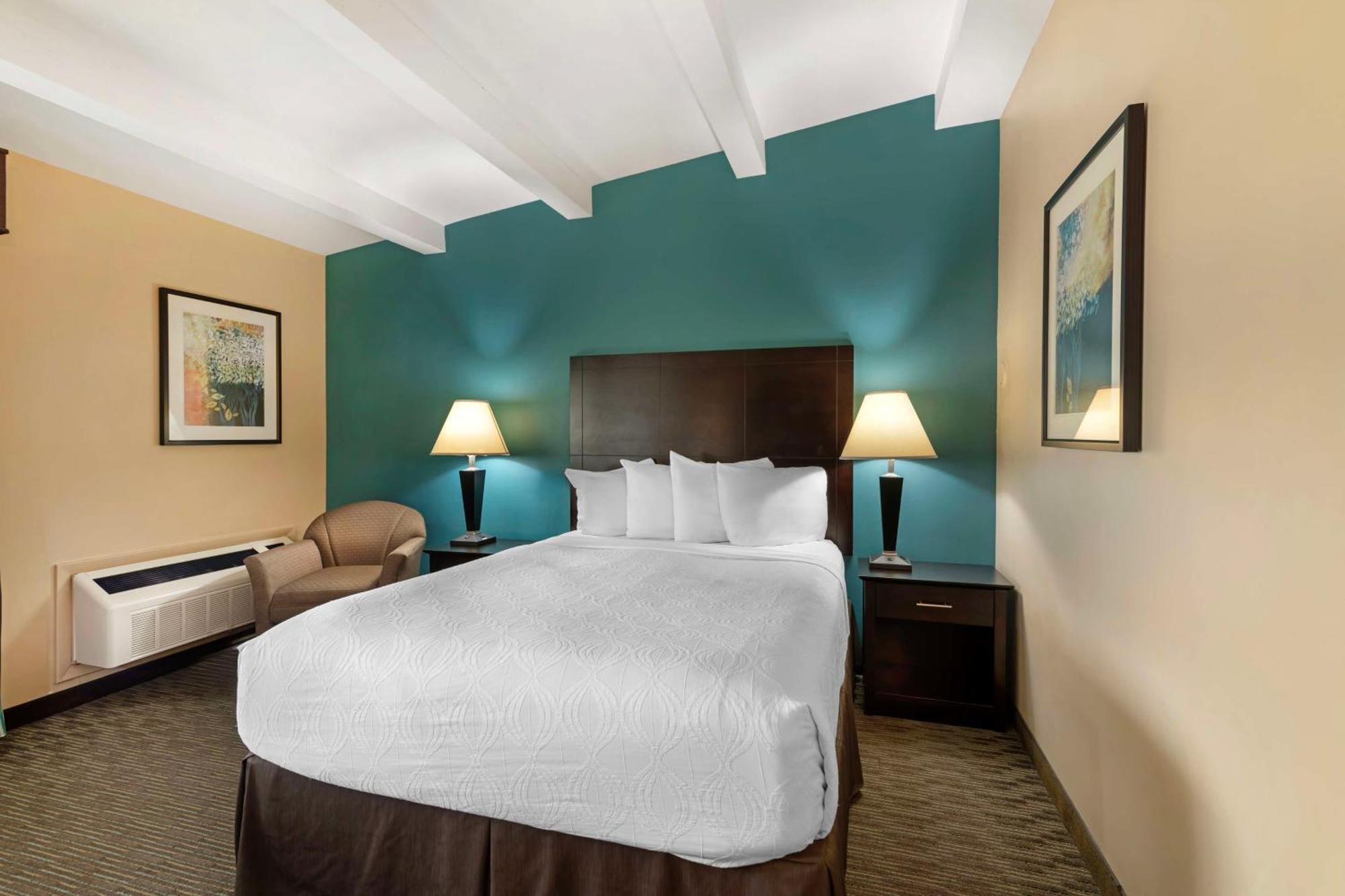 Best Western Plus Plattsburgh Buitenkant foto