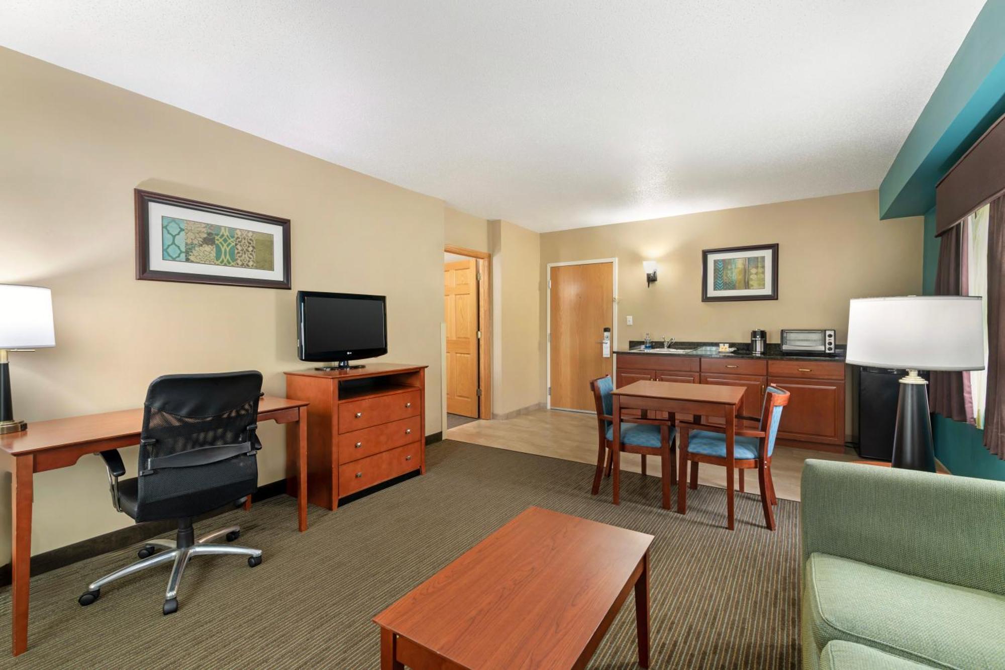 Best Western Plus Plattsburgh Buitenkant foto