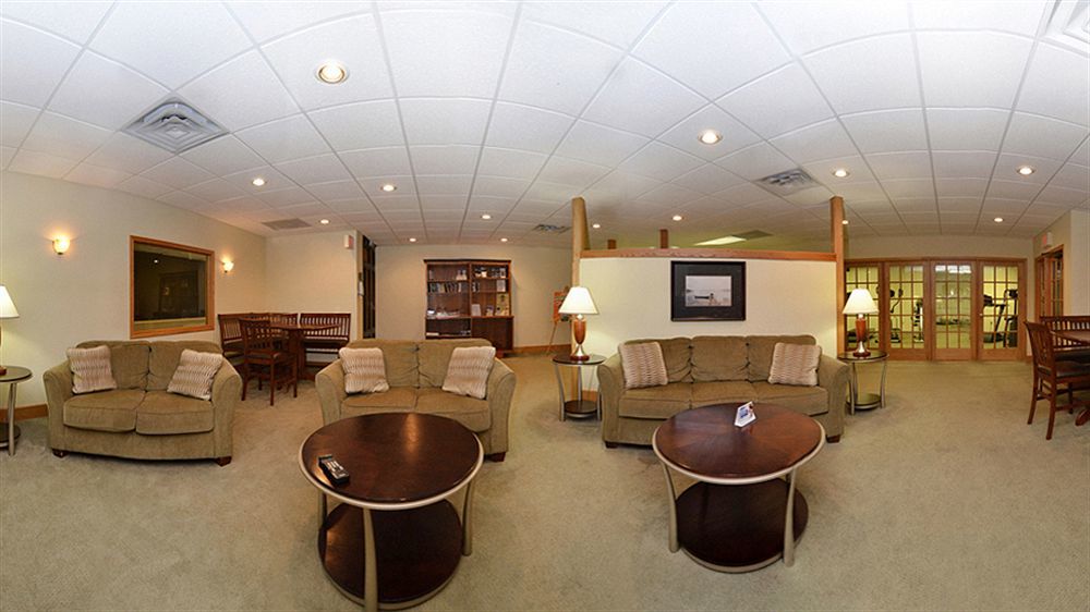 Best Western Plus Plattsburgh Buitenkant foto